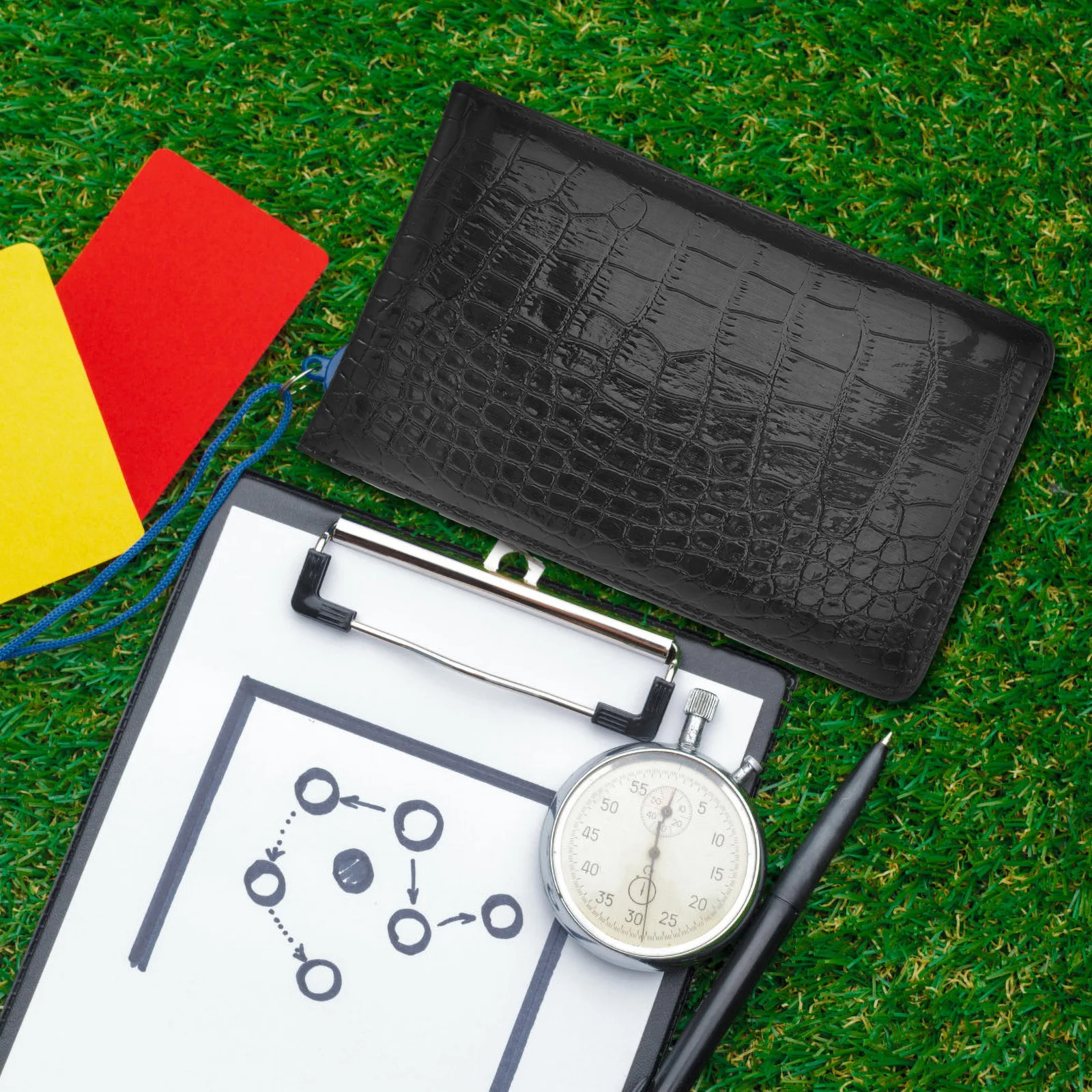 

Compact PU Golf Scorebook Golf Scorecards Holder Portable Score Recording Notebook Water Sweat Resistant