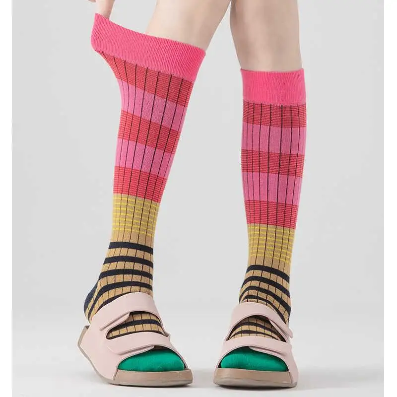

4pair Women Retro Color Block Stripe Knee Stocking American Style Niche Design Outdoor Streetwear Stylish Calf Long Tube Socks