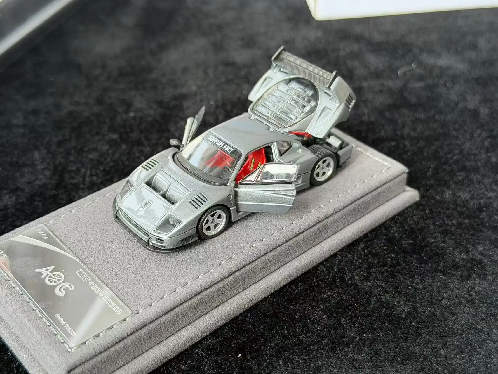 AOC 1:64 F40 R35 Silver gray /chameleon HEC Diecast Model Car