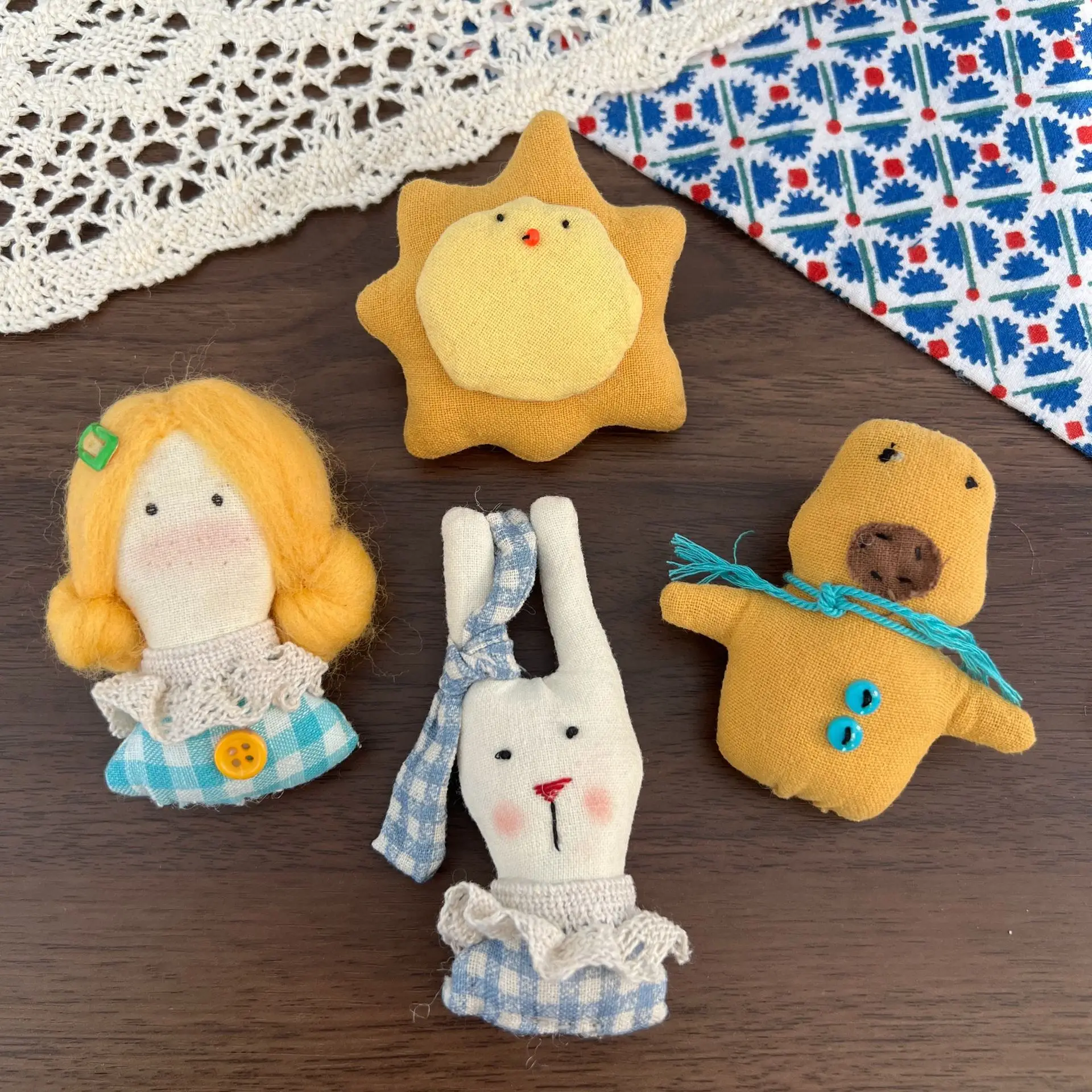 Brooch Pin Handmade Cotton Linen Doll Filled Dimensional DIY Accessory Scarf Shoes Socks Bag Charm Lightweight Mini Multicolor