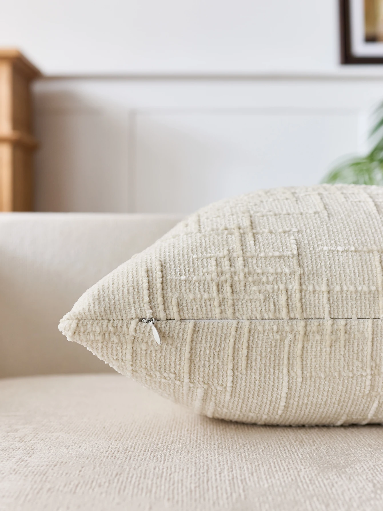 2-Pack Neutral Chenille Pillow Covers Soft Texture Decorative Cushion Covers for Sofa Bed Home Decor 45x45cm