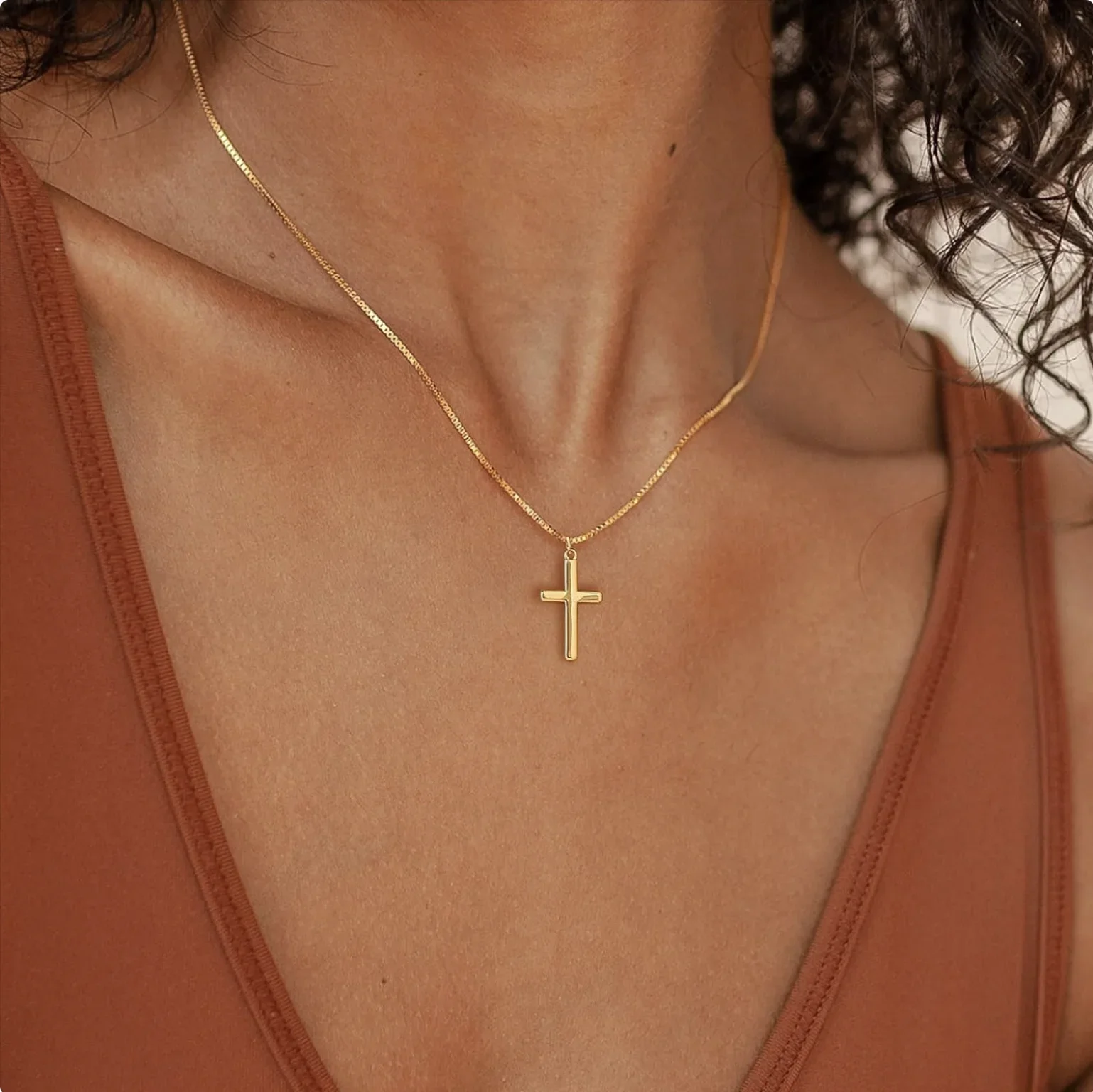 Women\'s cross necklace 14K gold-plated exquisite small cross pendant necklace