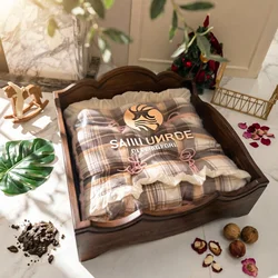 Cama impermeable de madera maciza para gatos y perros con cojín