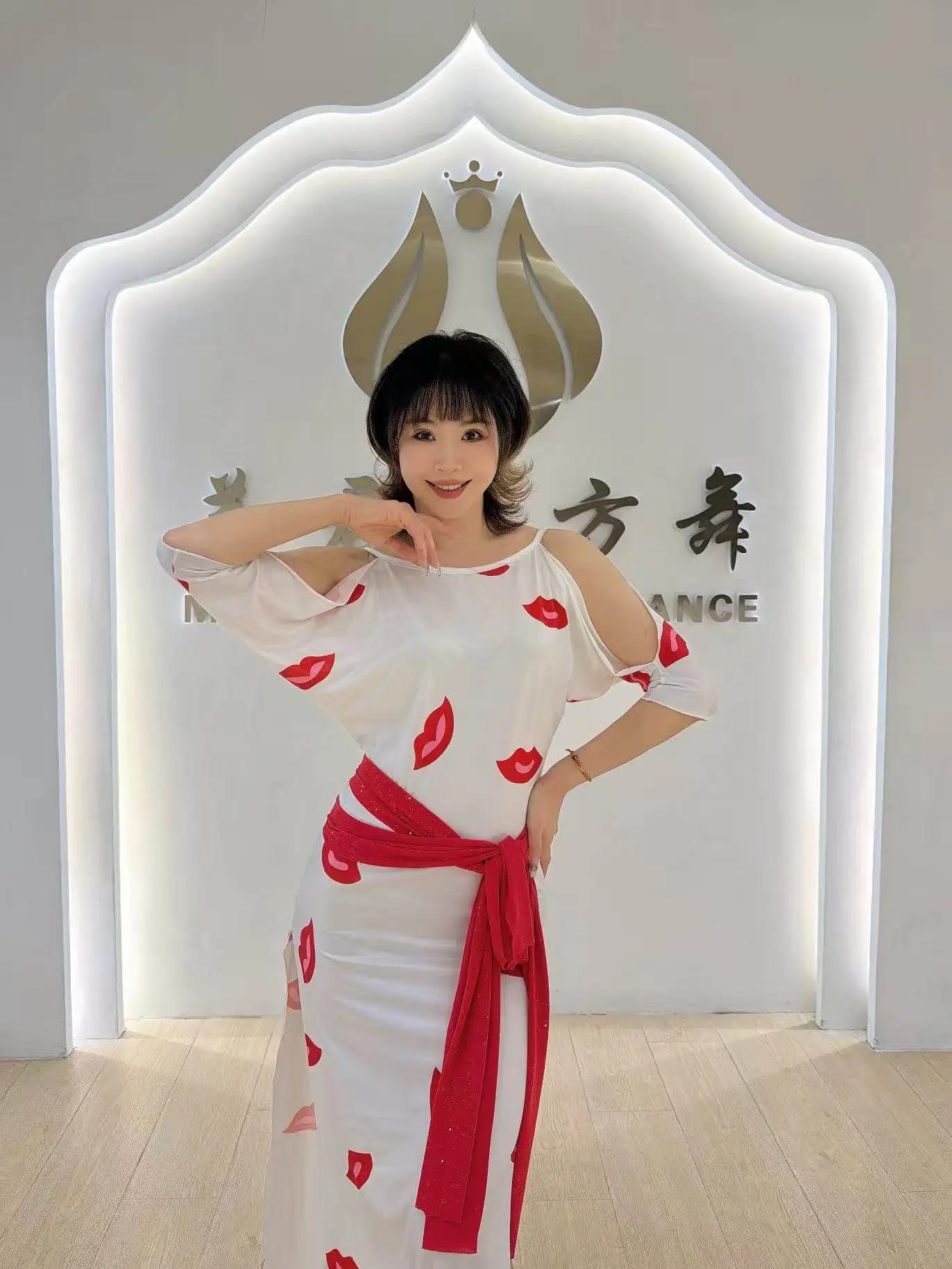 2026 New Belly Dance Practice Clothing for Adults and Children Customized Oriental Dance Performance Costumes Robe+Hip Scarf Set