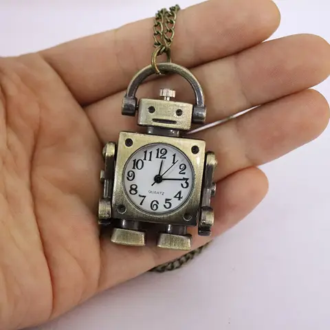 Ciondolo per orologio da tasca al quarzo con quadrante rotondo con numeri arabi a forma di robot Vintage decorato con simpatico ciondolo per borsa portachiavi per una festa
