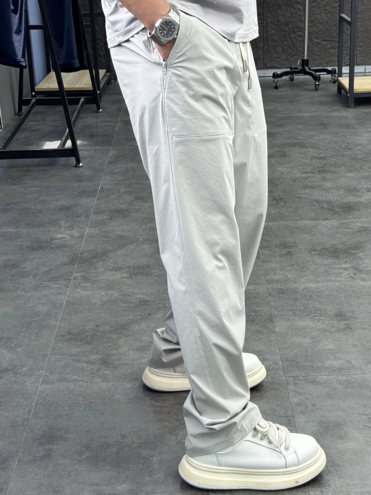 

Svip High-End Cooling Ice Silk Men's Casual Pants Summer Outdoor Lightweight Breathable Elastic Straight Leg Casual Trousers