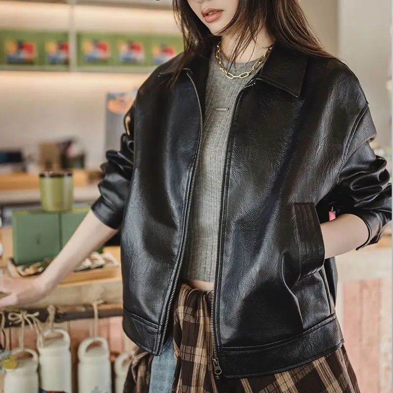 Maden Women's Retro Black Leather Jacket Short Motorcycle Style Jackets with Metal Buttons Versatile Autumn and Spring Outerwear