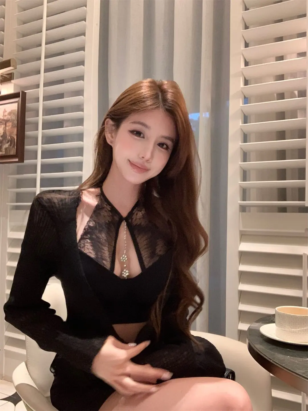 

Pure Desire Sexy One-Shoulder Neck Hanging Top Women Early Spring Long Sleeve T-Shirt Base Shirt Lace Strap Two-Piece Set