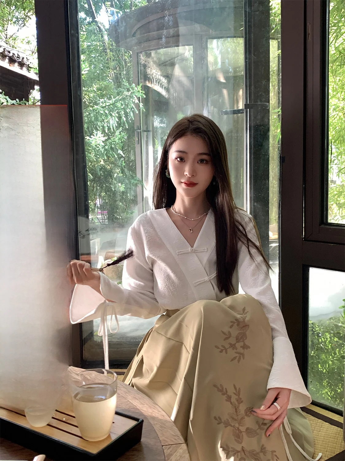 

White Iceollo New Chinese Sle Embroidered Thin Long Sve irt Women Summer New Autumn Top V-ne Polyester Fiber 00%