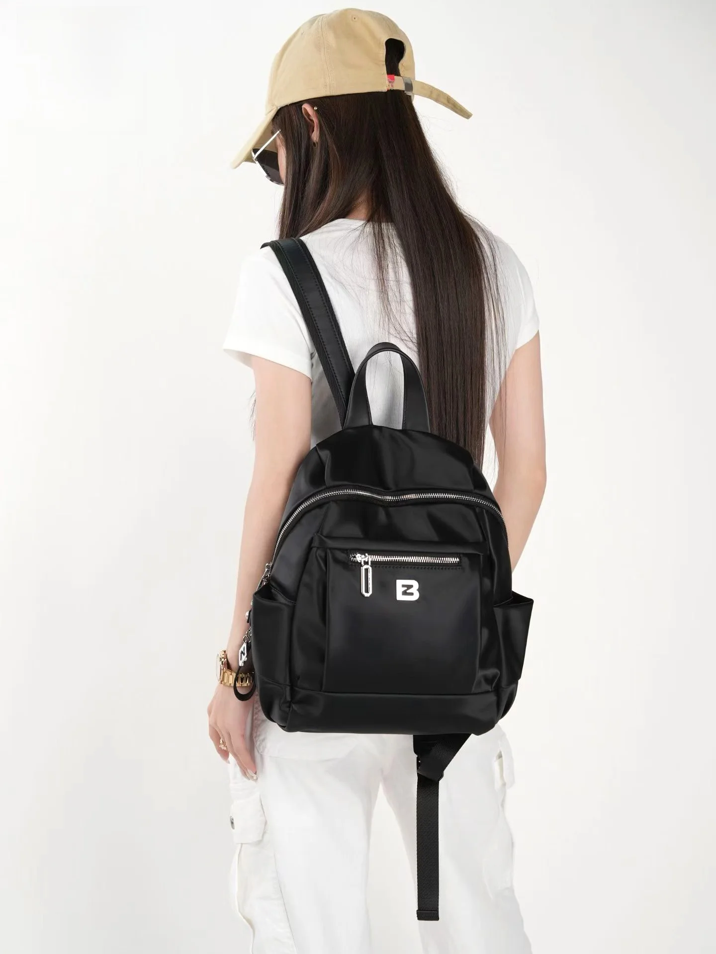 elegant-simple-style-large-capacity-women's-backpack-black-commuter-travel-bag-fashionable-shoulder-bag-for-business-and-leisure
