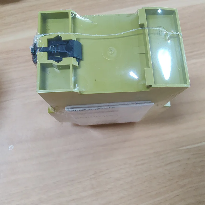 Новое оригинальное реле безопасности 774310 X3 24 В переменного тока VDC 3n/o 1n/c на складе Фото №4