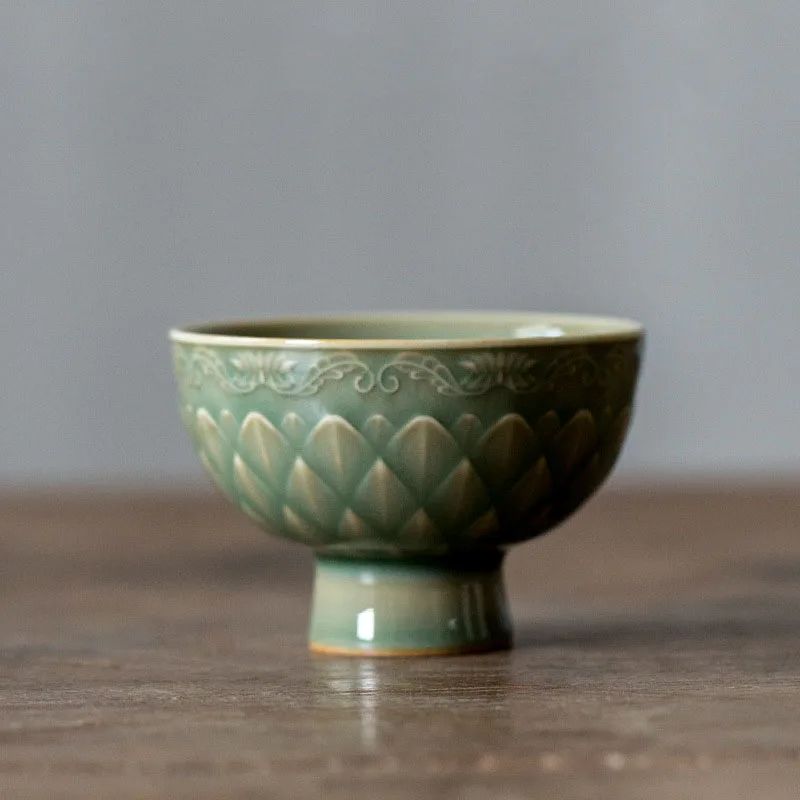 50ML Yue Brennofen Celadon Erleichterung Hohe Fuß Tasse Handgemachte Fisch Waagen Einzigen Tasse Kung Fu Tee-Set Master Tasse greengaga Persönliche Tasse
