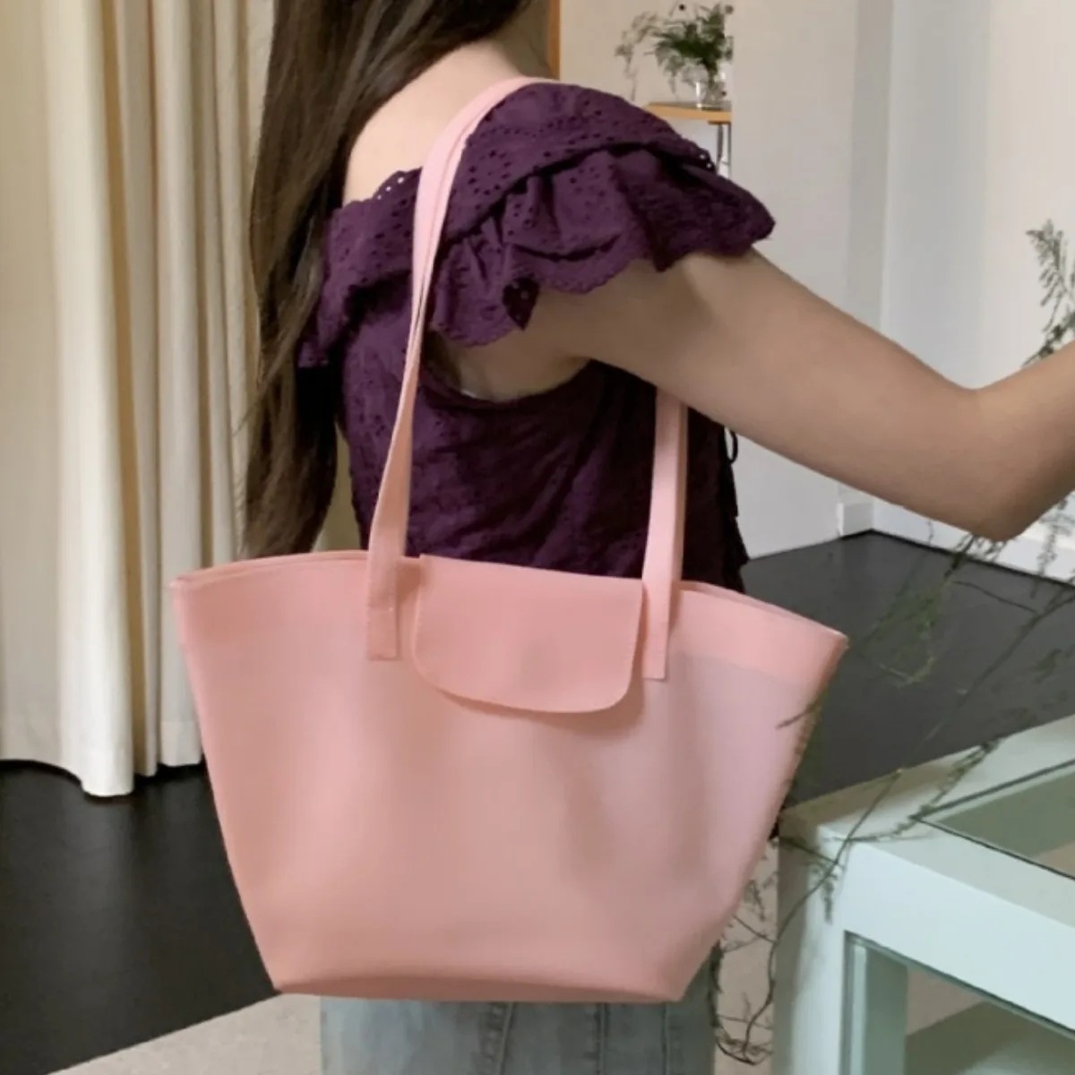 

2026 Summer New Korean Jelly Bag Transparent Underarm Shoulder Tote for Women Fashion Niche Design Badblue Beach Commuter Bag