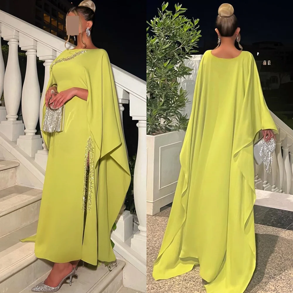 A Linha de cetim vestido de noite com Beading, O-Neck, Ocasião Bespoke, Midi para Cocktail Party, Arábia Saudita