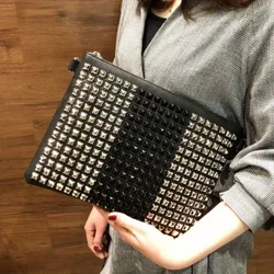 Pochette da pendolare di grande capacità di tendenza della borsa ascellare rivettata Vintage di moda da donna