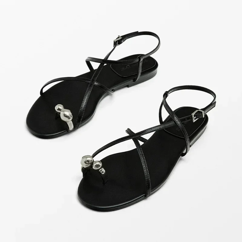

Sexy Peep Toe Cross Strap Buckle Designer Flat Sandals Women Leather Beach Sandals Fashion Metal Decoration Summer Flat Shoes