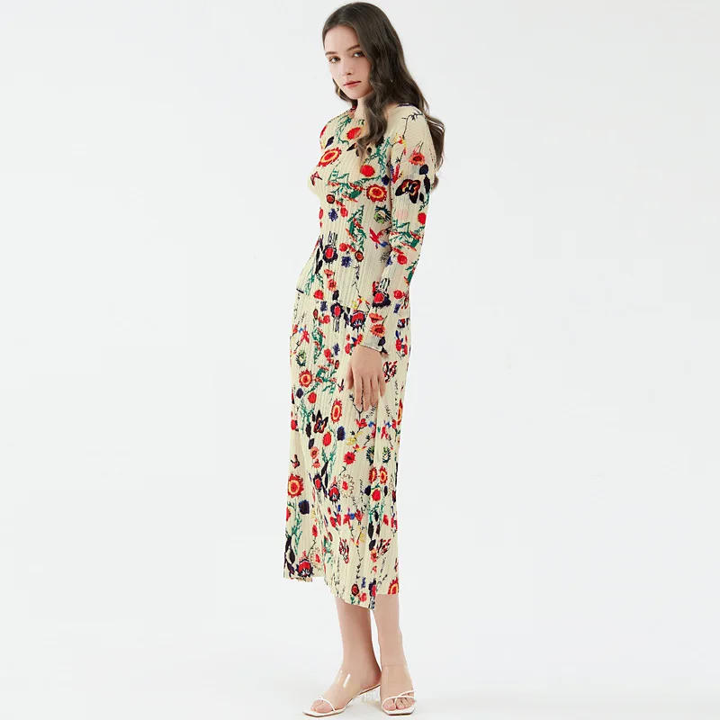 Fashion Suit 2022 Summer Women's Round Neck Versatile Top + A-shaped Floral Skirt Two-piece Set