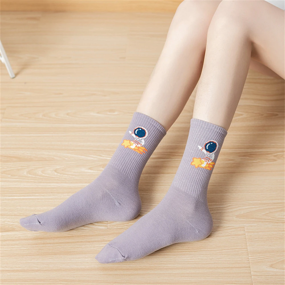 1 Pair INS New Happy Cartoon Astronaut Space Crew Women Streetwear Skateboard Sport Hipster Harajuku Soft Cotton Fresh Art Socks