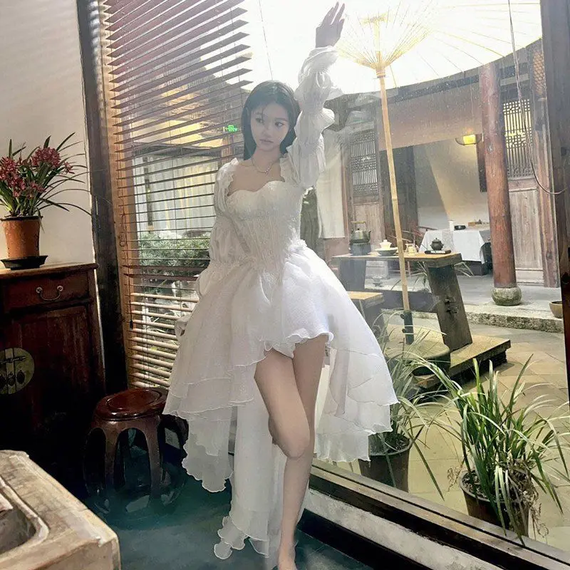 Off-Shoulder-Kleid mit französischem Minderheitendesign, Super-Fee, Frühlingsneu, unregelmäßig, lang