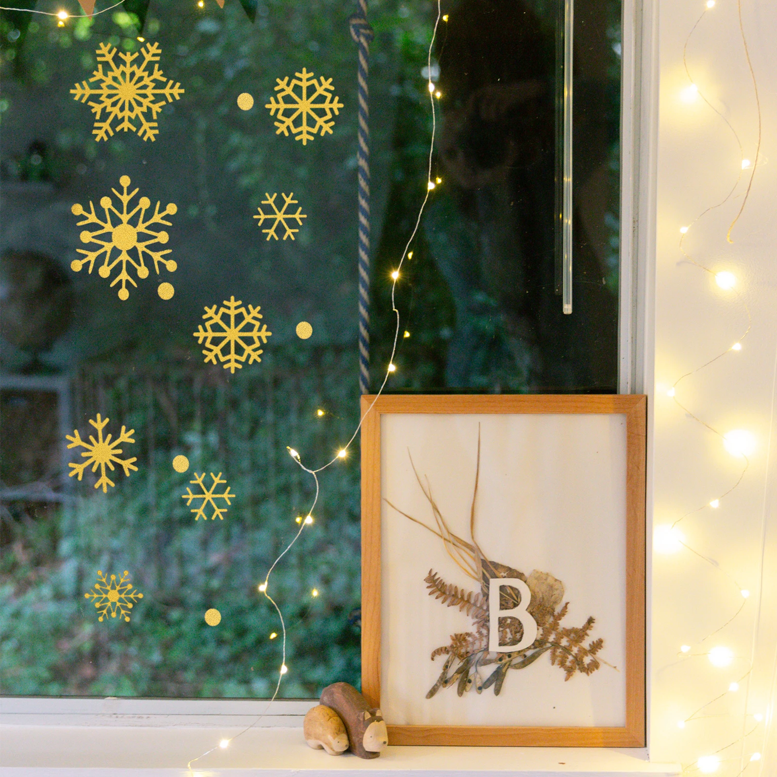 

Snowflake Stickers Window Cling Decorate Holiday Decals for Windows Xmas Pvc Colored Clings Shopping