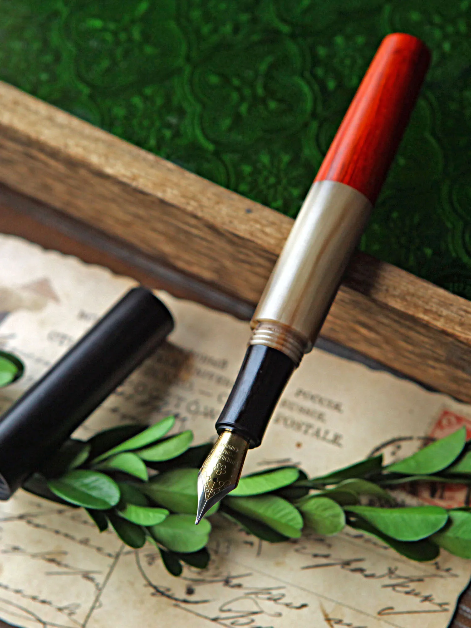 

Inlaid Ox Horn Creative Classic Fountain Pen Handmade Chinese Style Signature Pen