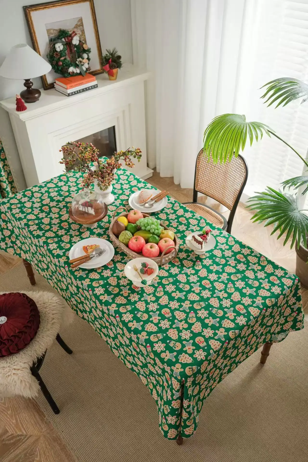 

Christmas Gingerbread Man Tablecloth Green Vintage Printed Table Cover for Home Party Dining Room Festive Decor Dropshipping