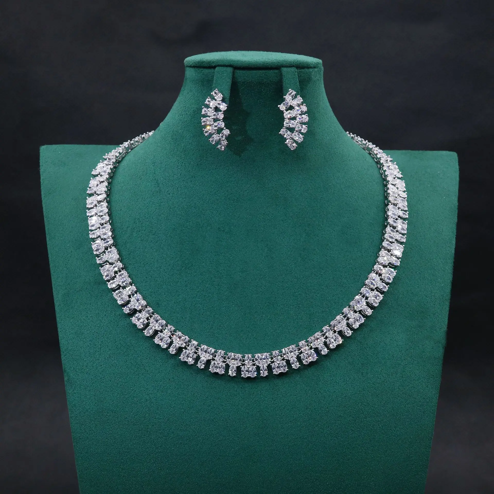 2 Pieces Light Luxury Temperament Translucent Necklace Earrings Ladies Jewellery Set Prom Wedding Gift Party Dress M-372
