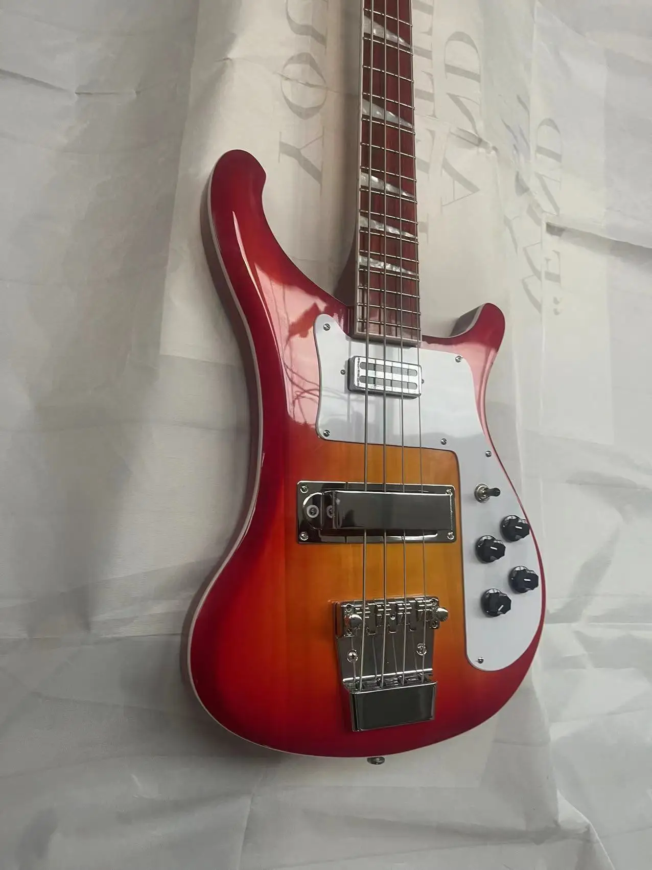 Bass 4-series Rickenback electric bass, tomato colored body, chrome plated accessories, factory real pictures, can be shipped up