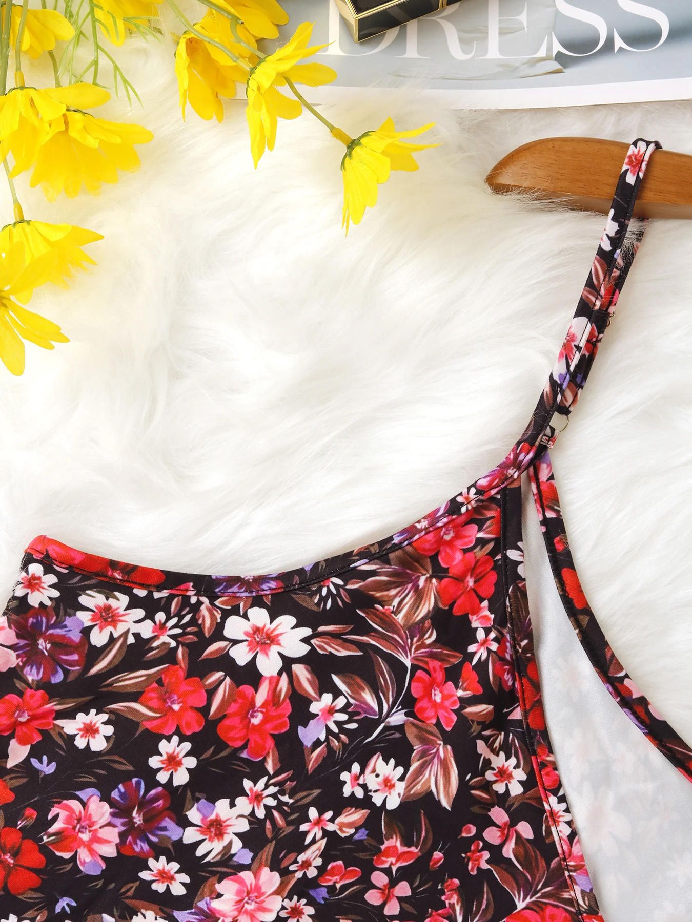 Plus Size Floral Print Sleeveless V-Neck Top Comfortable and Stylish Summer Tank Top for Women