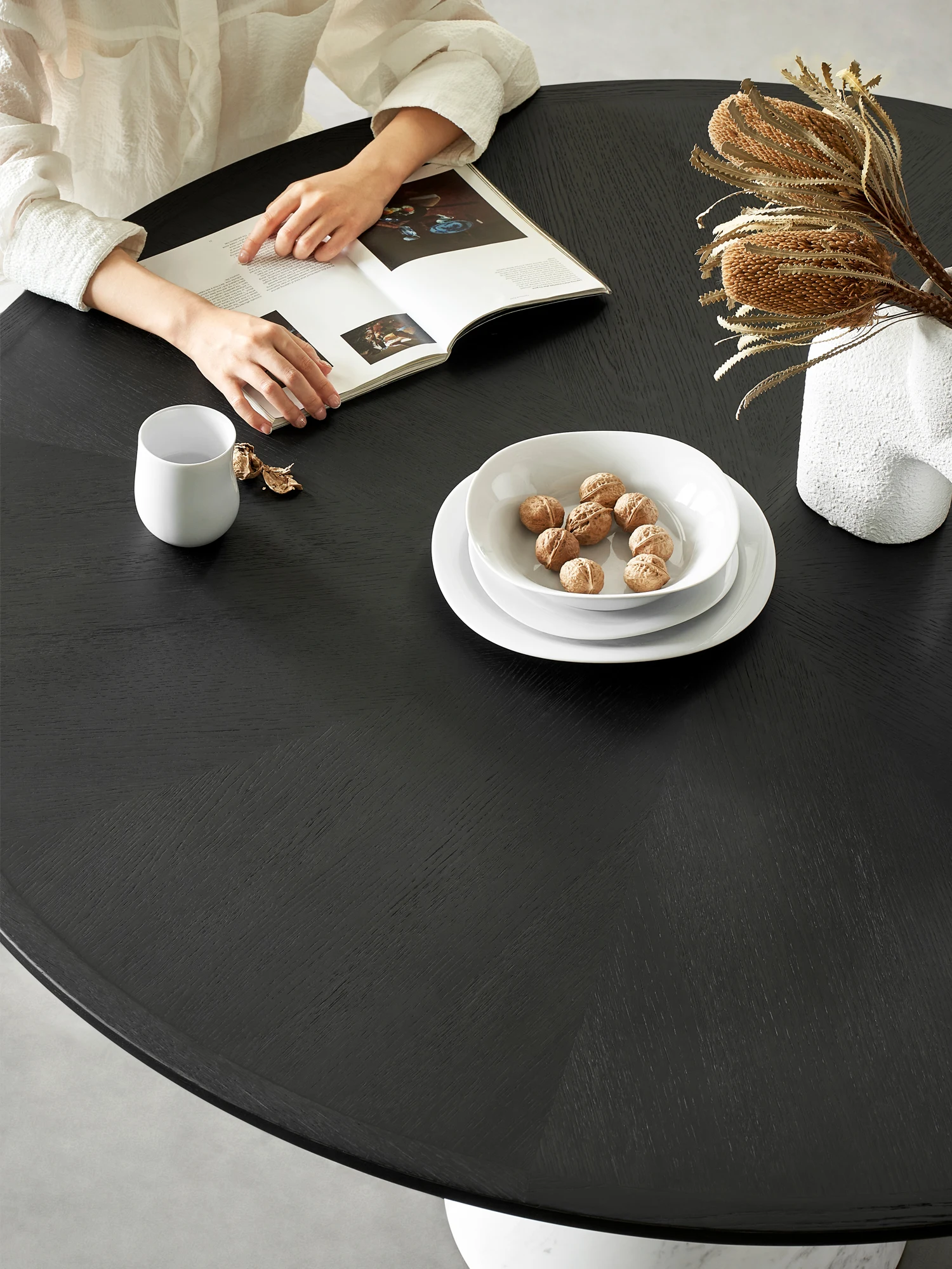 American Style Oak Black Marble Solid Wood round Table Italian Minimalist Dining Table