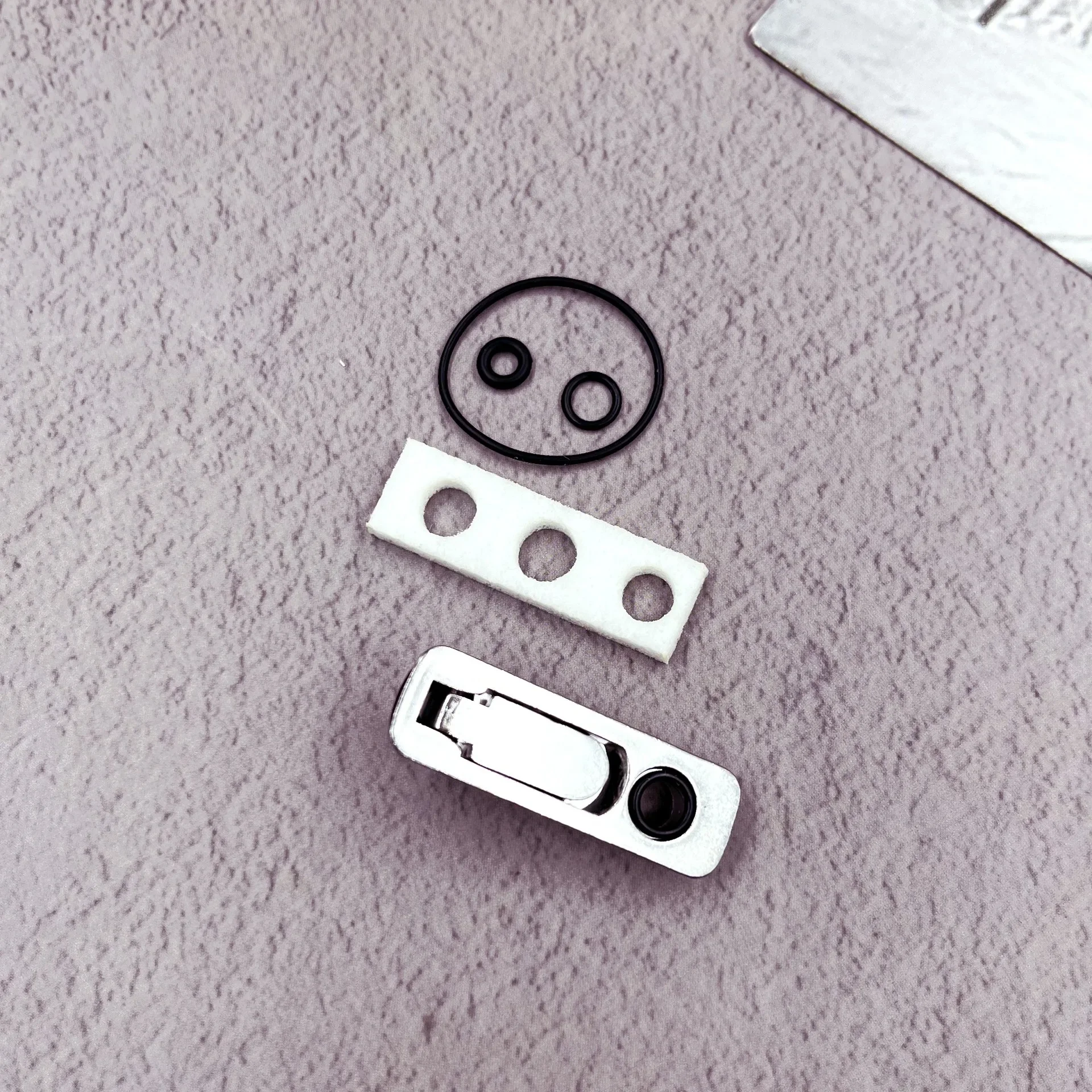 Metal Tank Seal Base Gasket Lighter Accessory with Cotton Base for Zippo Lighters Saves Fuel and Extends Battery Life