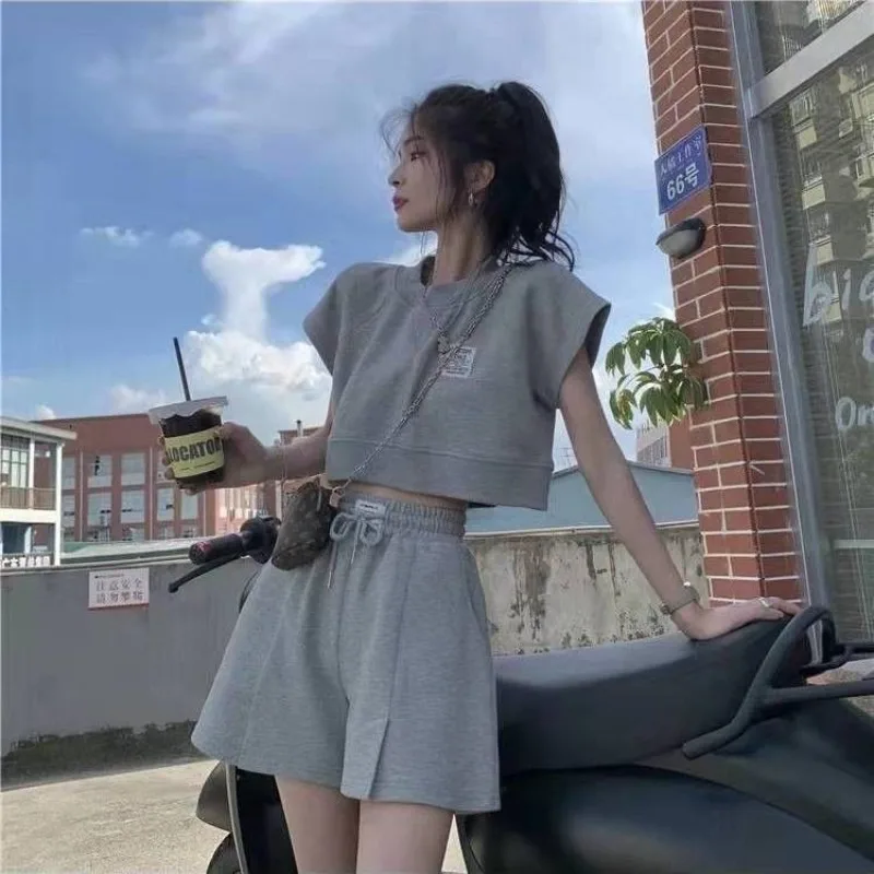 

Women's Summer Two-Piece Top Shorts Set Sporty Sexy Simple Comfortable Loose Casual Design Fashion Soft Niche Versatile Skinny