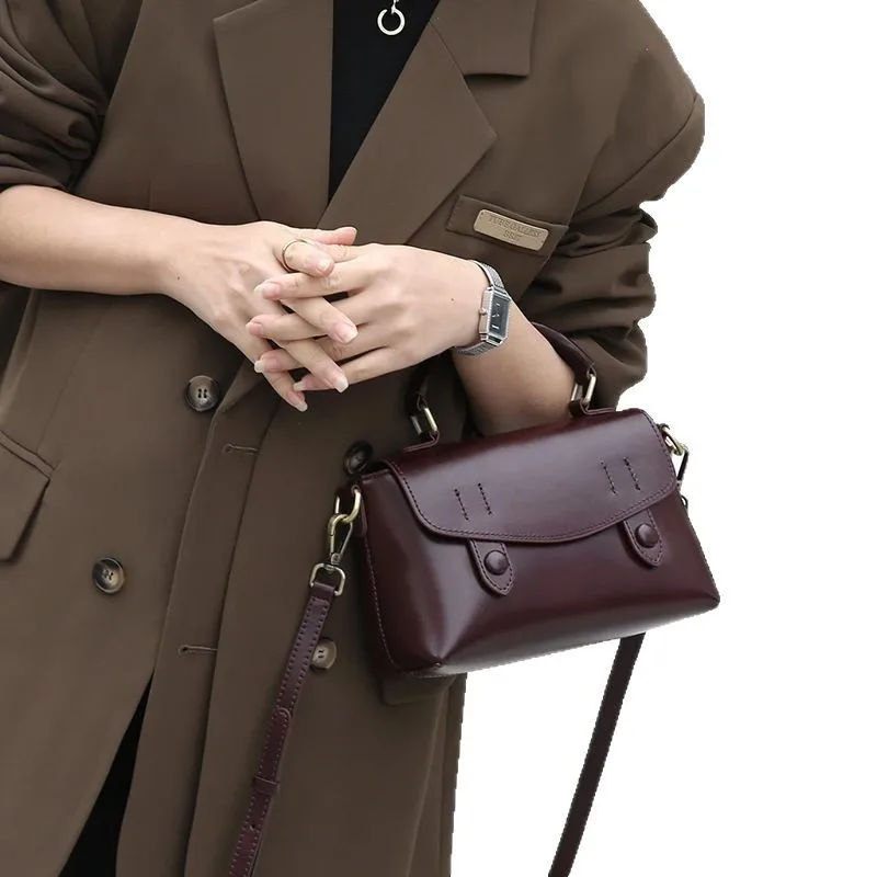 Women’s Vintage Leather Messenger Bag 2025 Spring Summer First Layer Cowhide Shoulder Crossbody Bag
