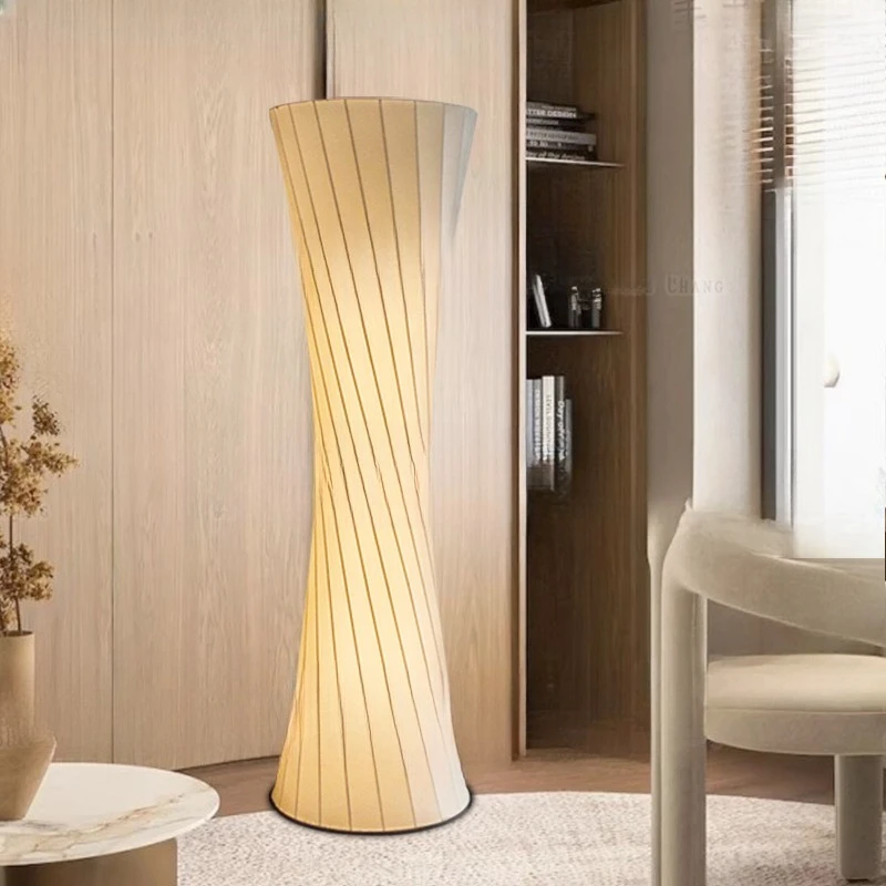 Wabi in stile giapponese **** personalità moderna di fascia alta soggiorno divano lato hotel ingegneria villa lampada da terra per hotel in tessuto