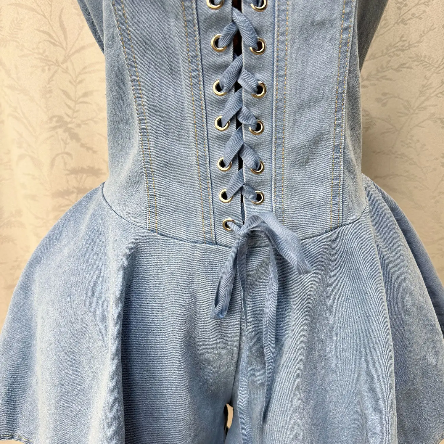 2025 ฤดูร้อนใหม่แฟชั่นสาวเซ็กซี่ร้อน Strapless DENIM Jumpsuit และผู้หญิง Off-the-shoulder LACE-up Design jumpsuit กางเกงขาสั้น