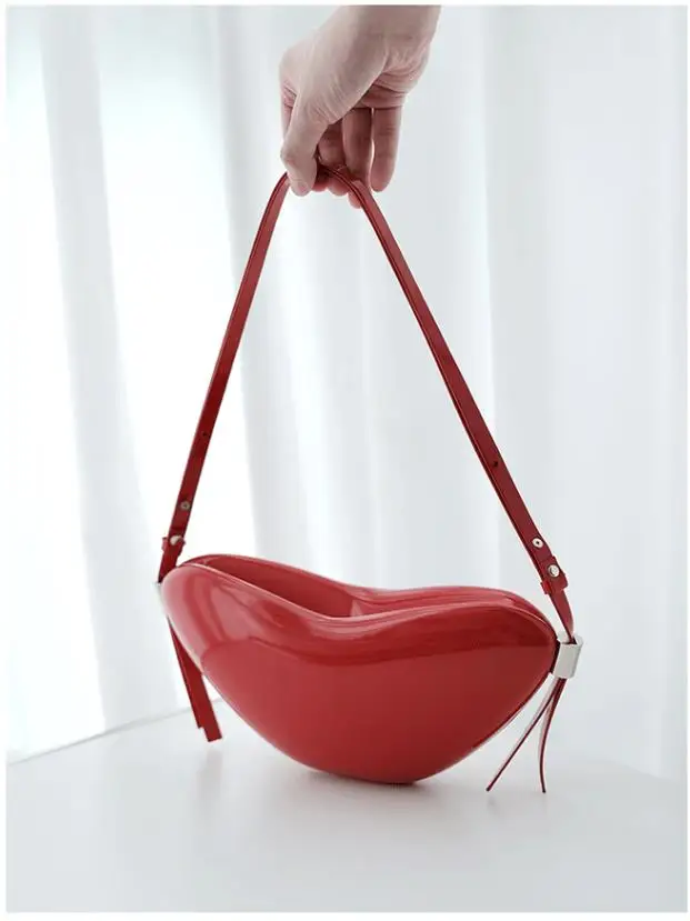 

Women's Red Handbag Peach Heart Shape Bright Face Shoulder Bag Sweet Motorcycle Cool Crossbody Bag Spicy Girl PU Armpit Bag