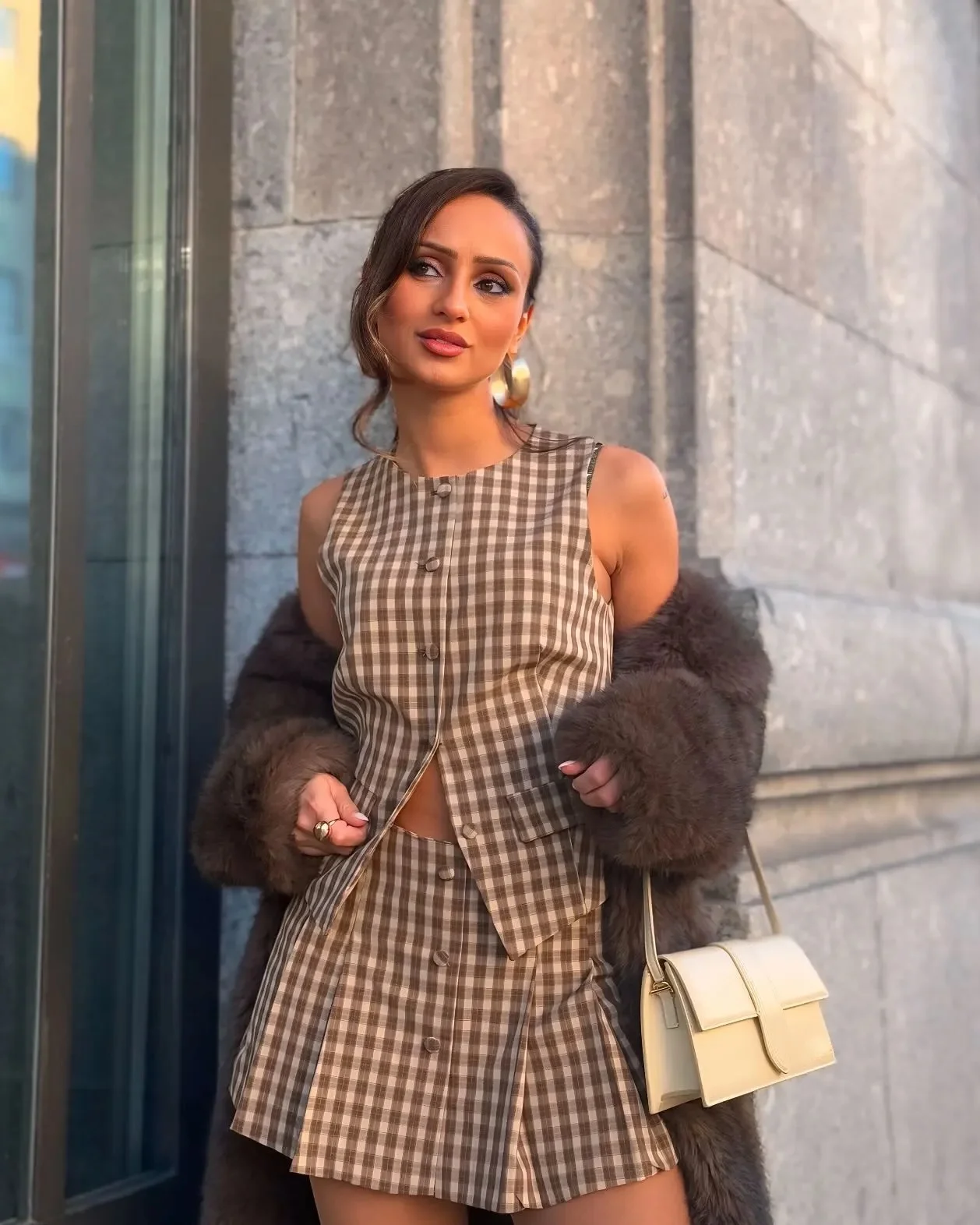 

Элегантные женские костюмы в клетку с принтом, однобортный жилет с круглым вырезом, топ + лето 2023, мини-юбка трапециевидной формы с высокой талией, женские наряды