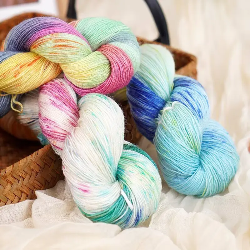 

100 г 660 м, окрашенная вручную нить из чистой шерсти, крючок ручной вязки из 100% шерсти, нить для шапки, шарфа, свитера и пальто