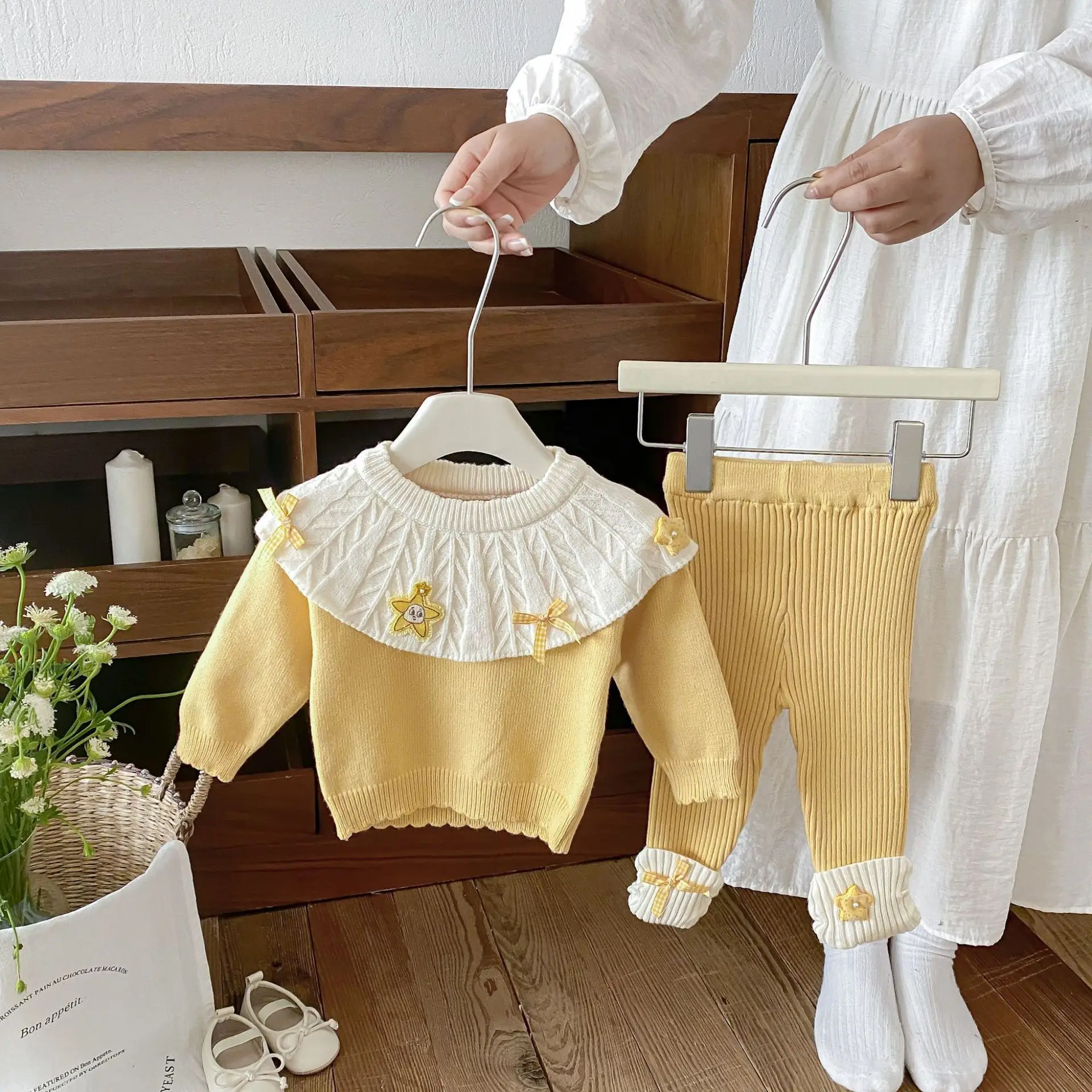 2026 Autumn/Winter New Infant Knitted Set, Female Baby Doll Collar Bow Top, Two Piece Bottom Pants Set