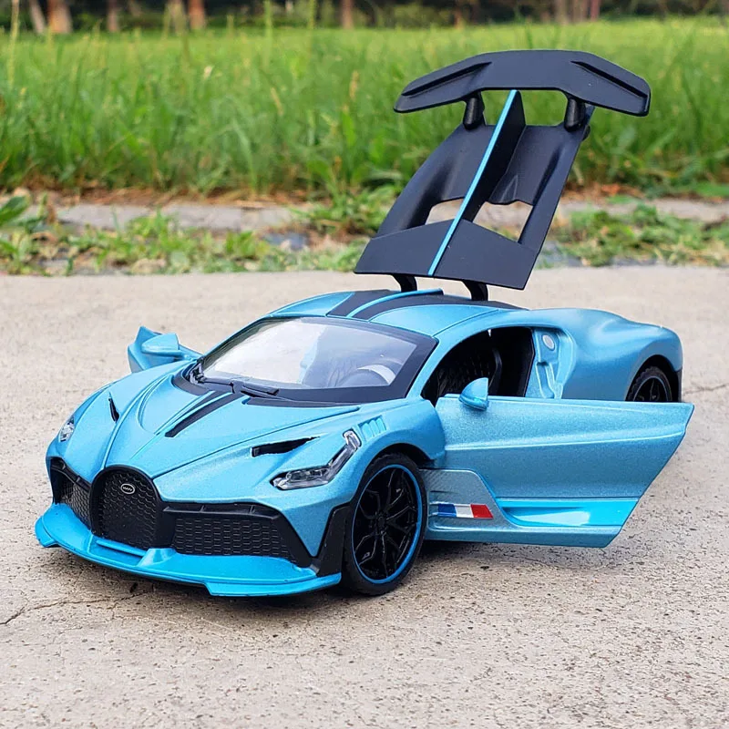 Bugatti DIVO Supercar Christmas Gifts Simulation Exquisite Diecasts & Toy Vehicles Newao 1:32 Alloy Car Model Sounds and Light