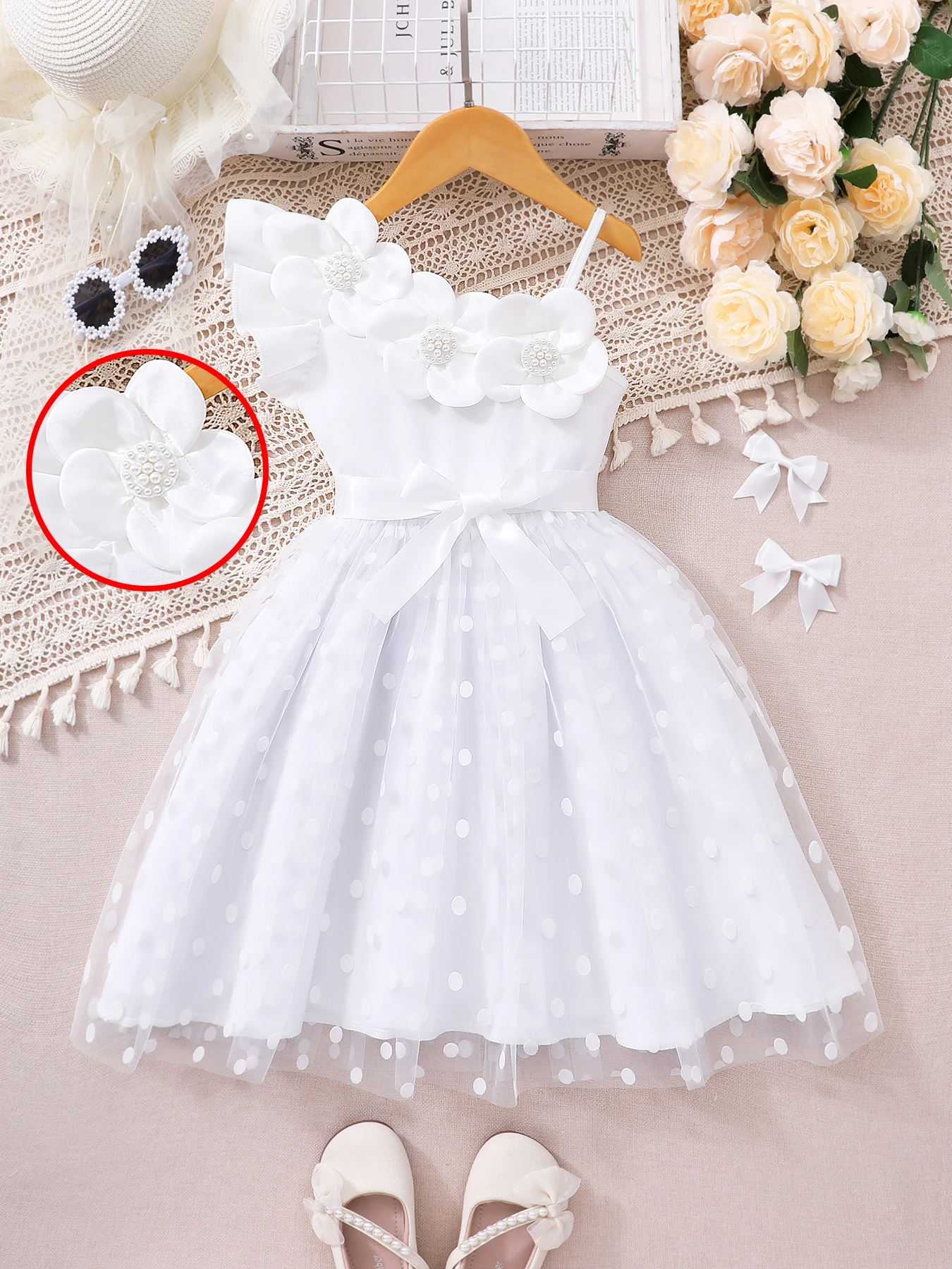 Summer girls' suspender, fluffy princess dress, sweet and stormy point, three-dimensional flower A-line large swing mesh dress,