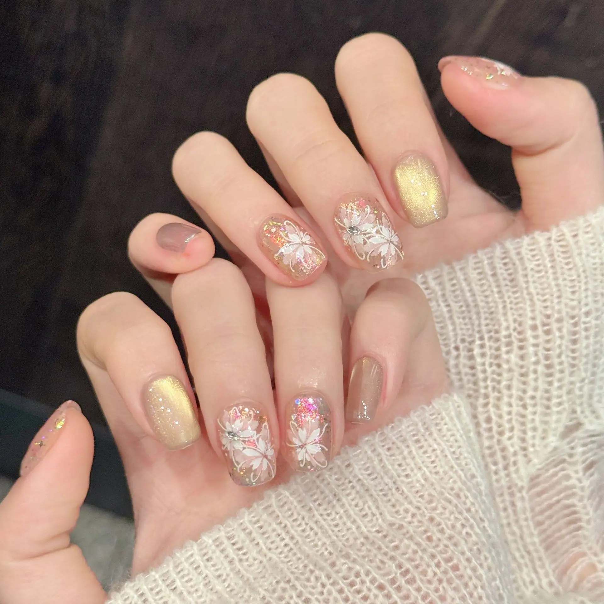 10Pcs Fantasy Flower Handmade Nails Tips Patch Light Luxury Aurora Press on Short Square Nails Sets Fake Gentle Style False Nail