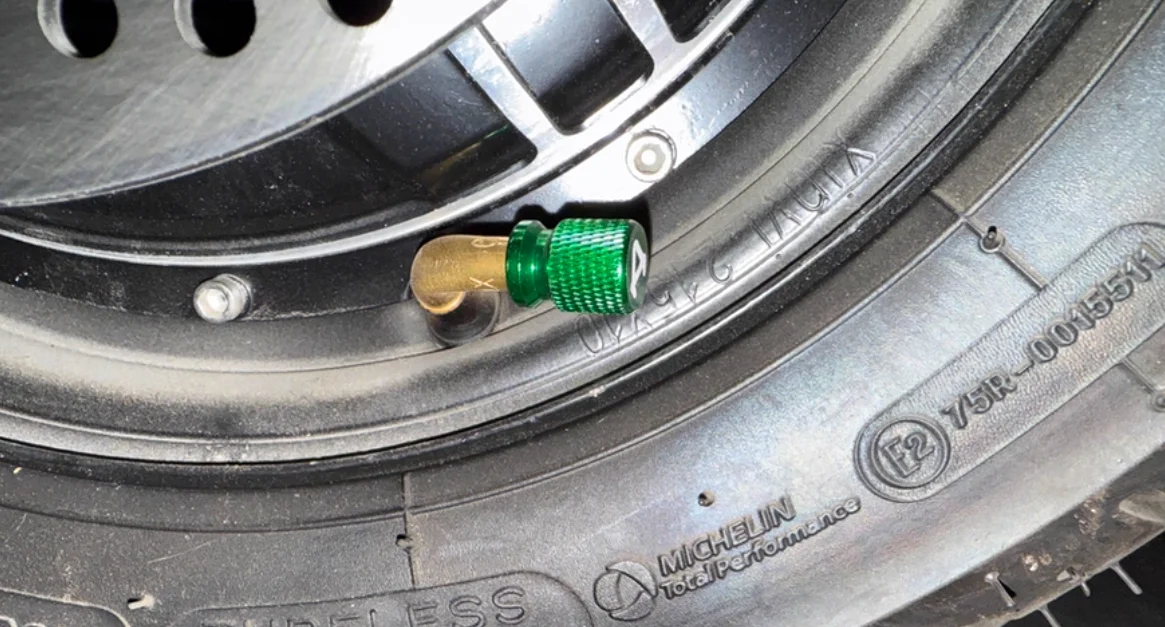 ل Zontes 310R/X 310V 310 t2 350E 350D 350M 350K 368G 368E 703F 703RR دراجة نارية عجلة غطاء صمام الإطارات منفذ الهواء غطاء الجذعية #3