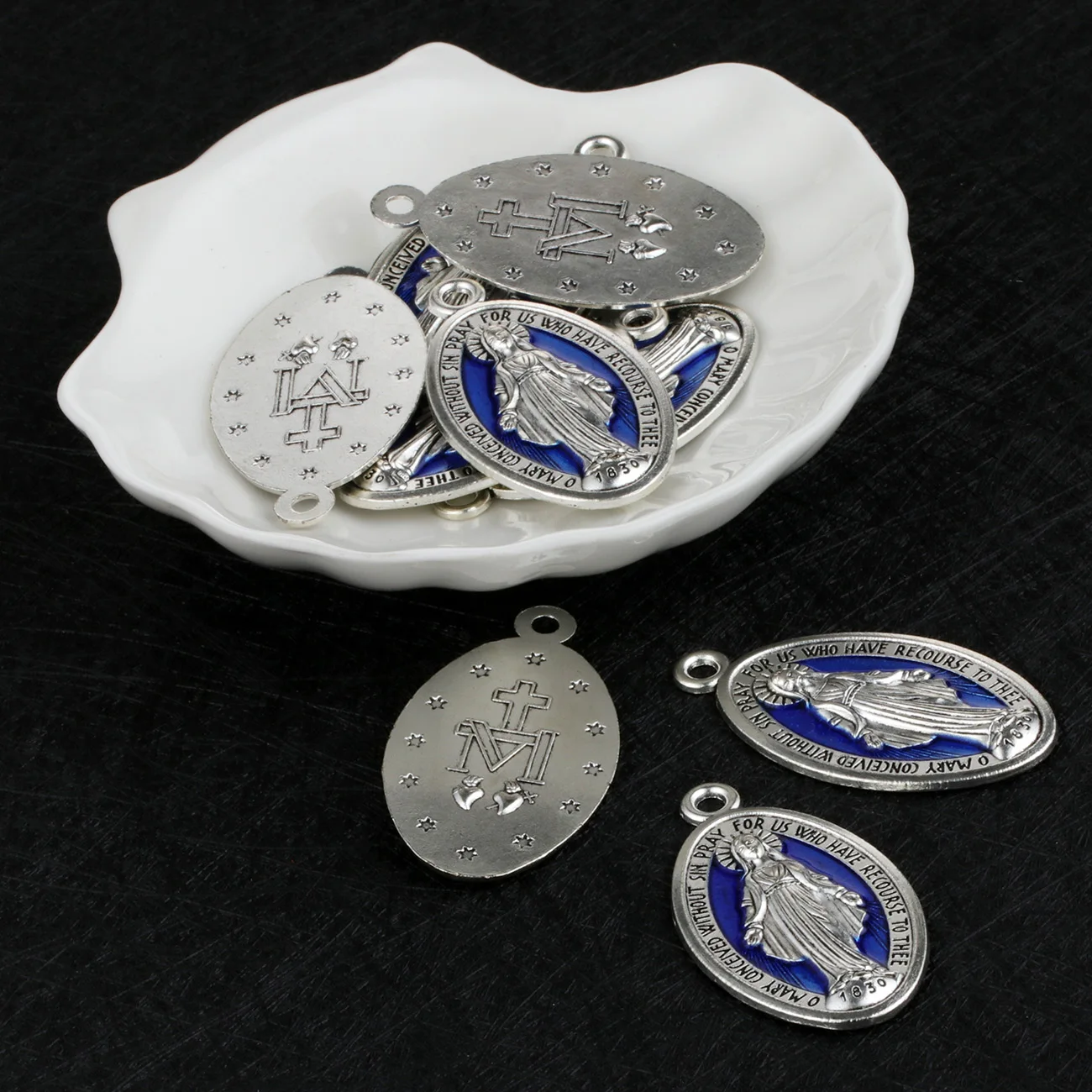 Cottvott Esmalte Católico Azul Virgen María Virgen de Guadalupe Medalla Milagrosa Colgantes para DIY Piezas de Fabricación de Joyas Religiosas
