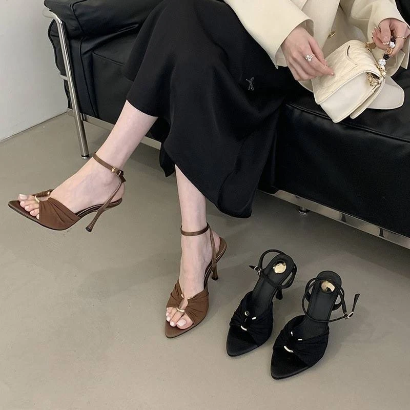 أحذية نسائية مثير صنادل عالية الكعب 2025 موضة الصيف أشار تو عالية الكعب جديد أنيق كعب نحيف عارية مشبك Zapatos Mujer