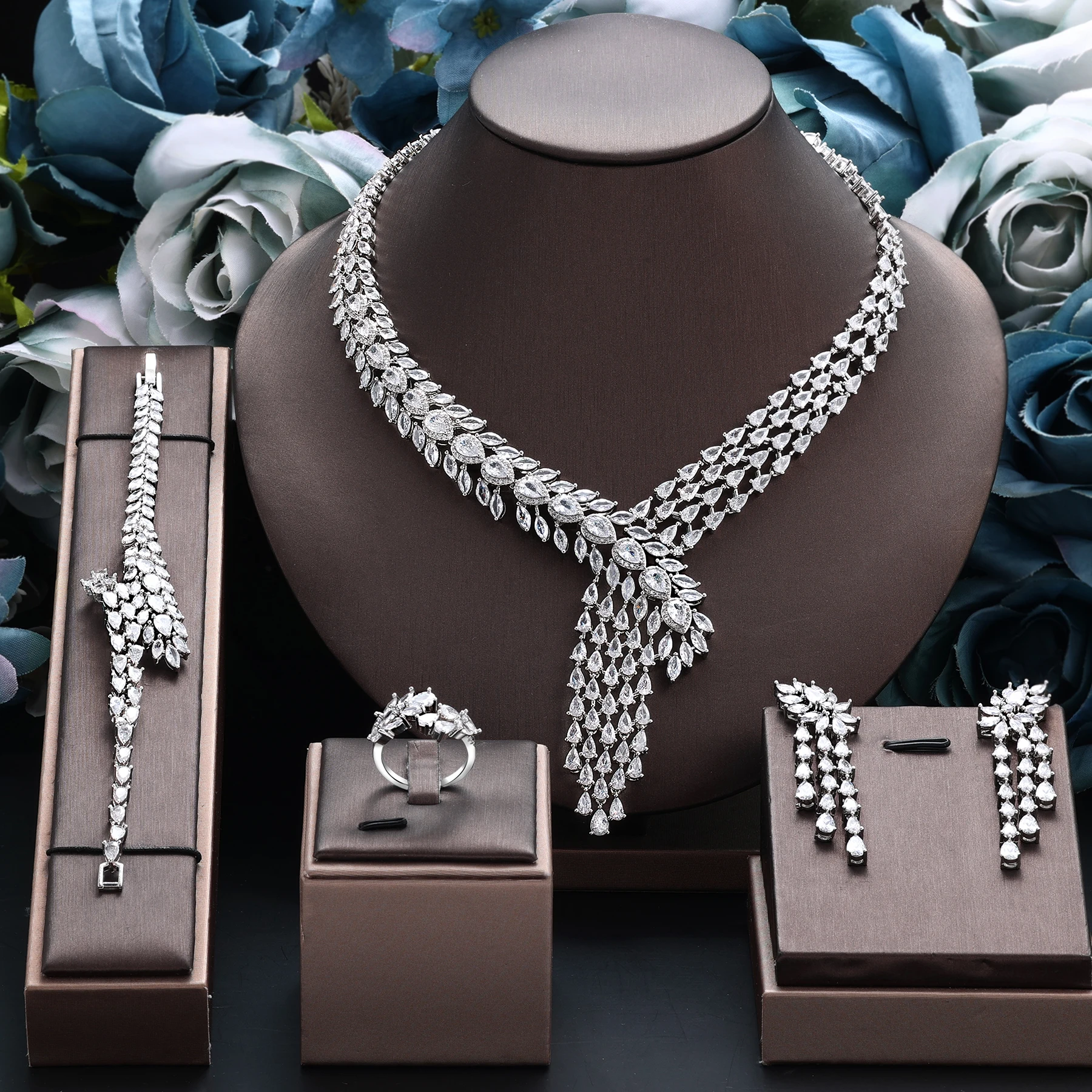 

2024 New Luxury 4-piece Women's Wedding Jewelry Set Crystal Necklace Set Nigeria Dubai Jewelry Set