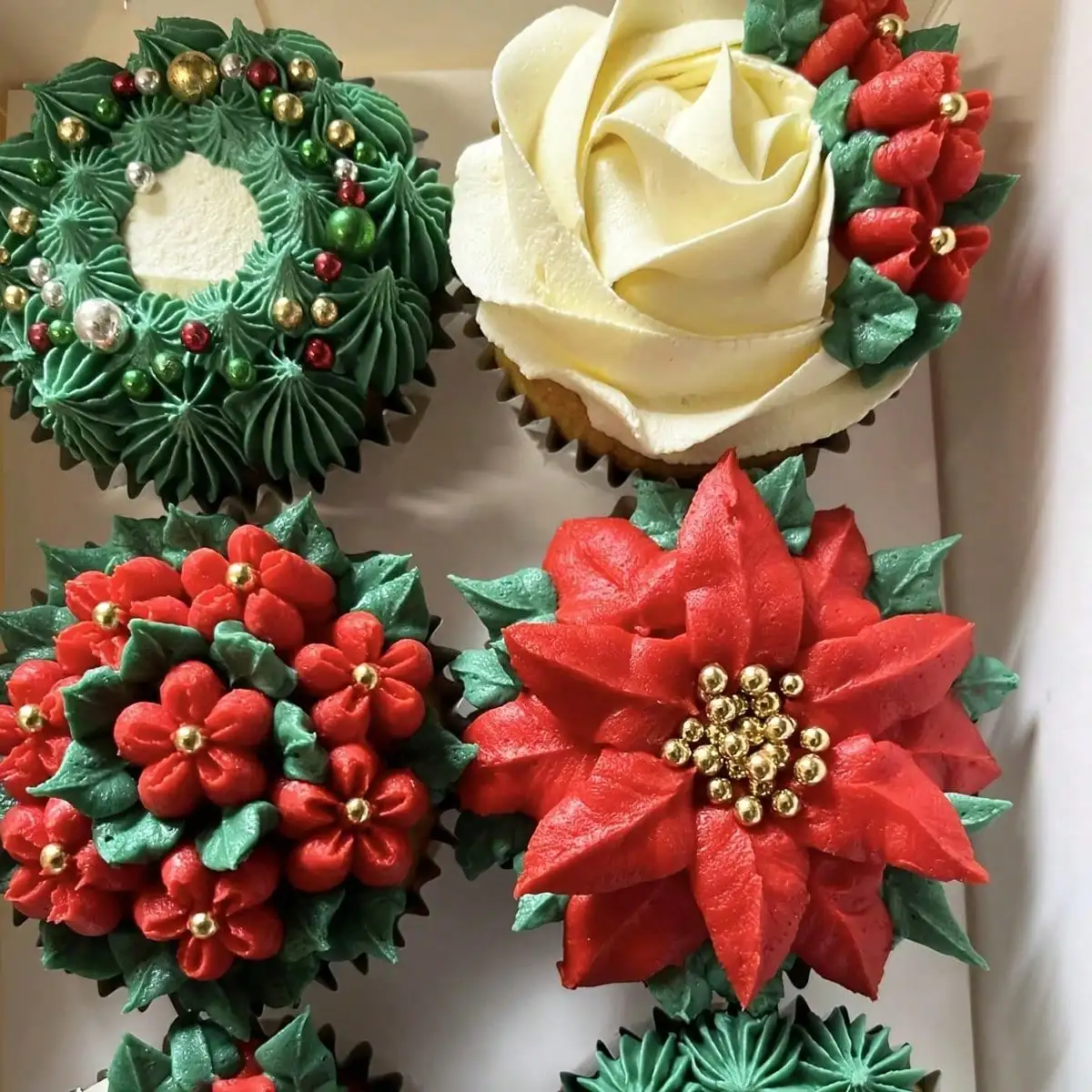 8‑Pcs 304 Stainless Steel Christmas Poinsettia Piping Tips Set, Flower Icing Nozzles for Cupcakes, Cakes, Frosting Decorating