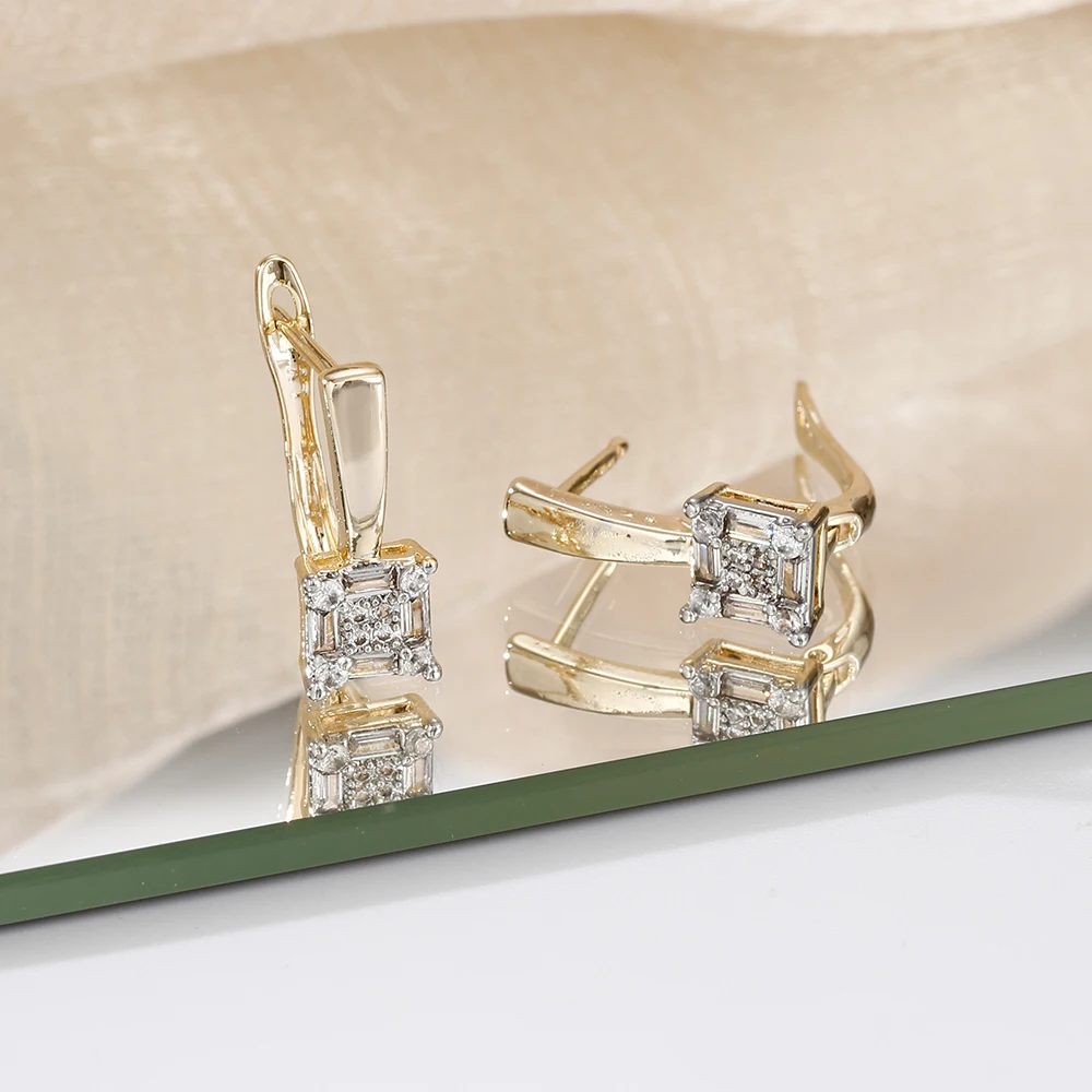 Mini-Quadrat-Ohrringe und Ring-Set, kupferbeschichtet, 14K Gold, modischer Schmuck, schlichte, funkelnde Diamant-Accessoires für den Alltag. – Detail 7