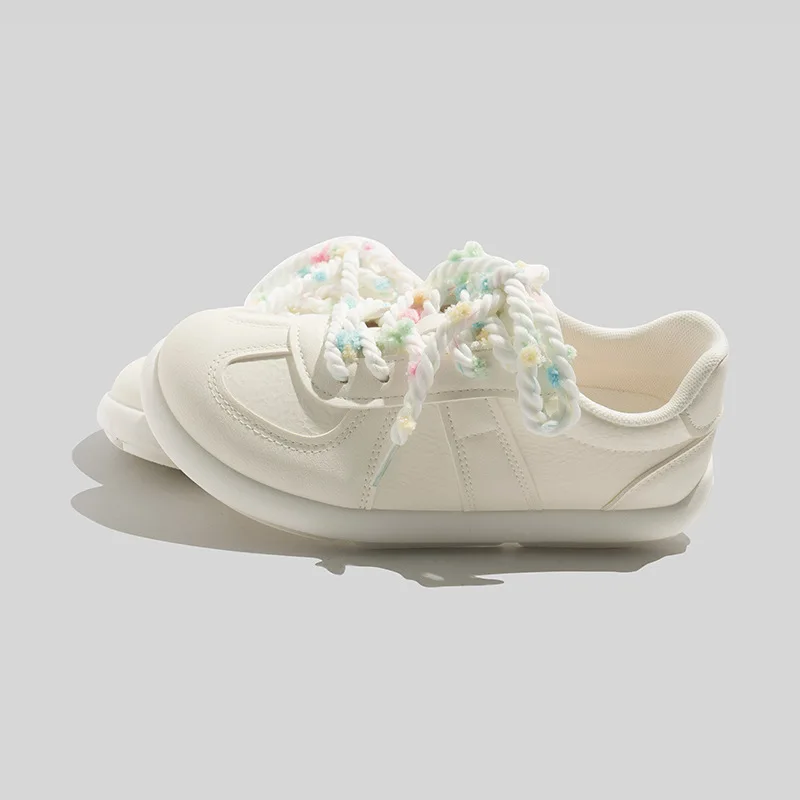 Корейская обувь, мягкие универсальные кроссовки с круглым носком, разноцветные повседневные женские кроссовки, лето 2025, маленькие новые модные кроссовки на шнуровке, римские латексные Ru из искусственной кожи