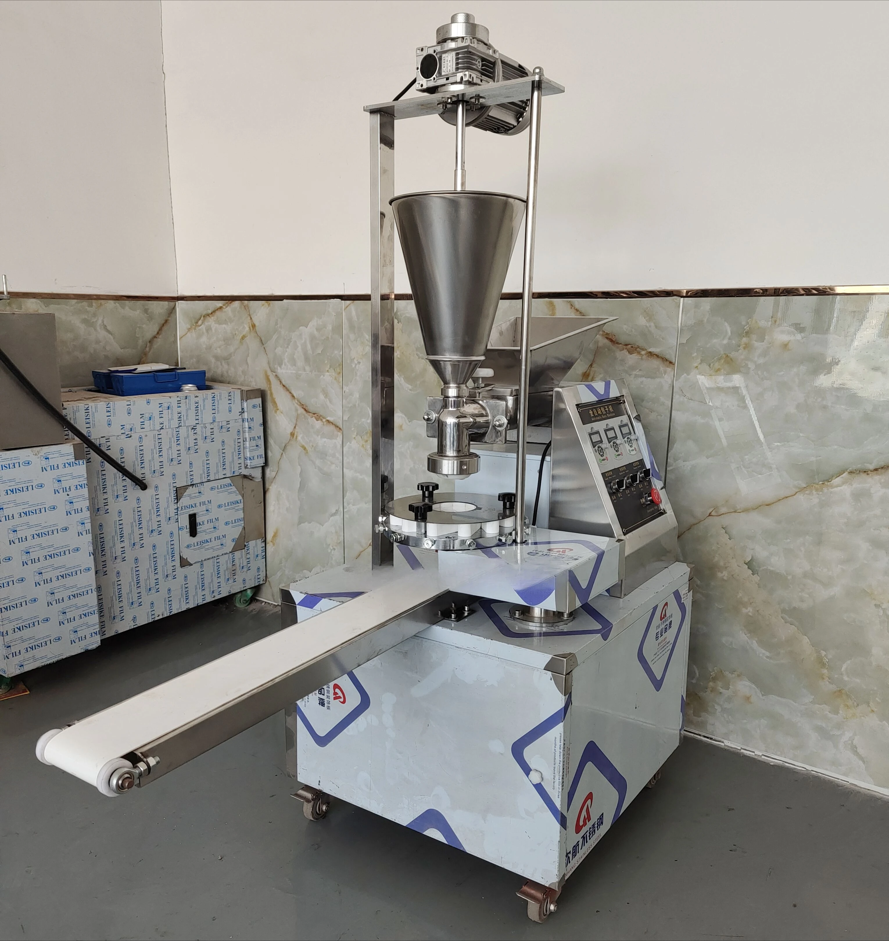 Commercial round Shape Baozi Making Machine Small Momo Steamed Meat Bun Maker with Motor Core Component